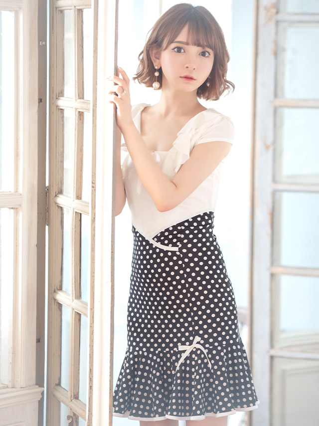 韓国ドレス スクエアネックリボンウエスト切り替えドット裾フリルミニドレス